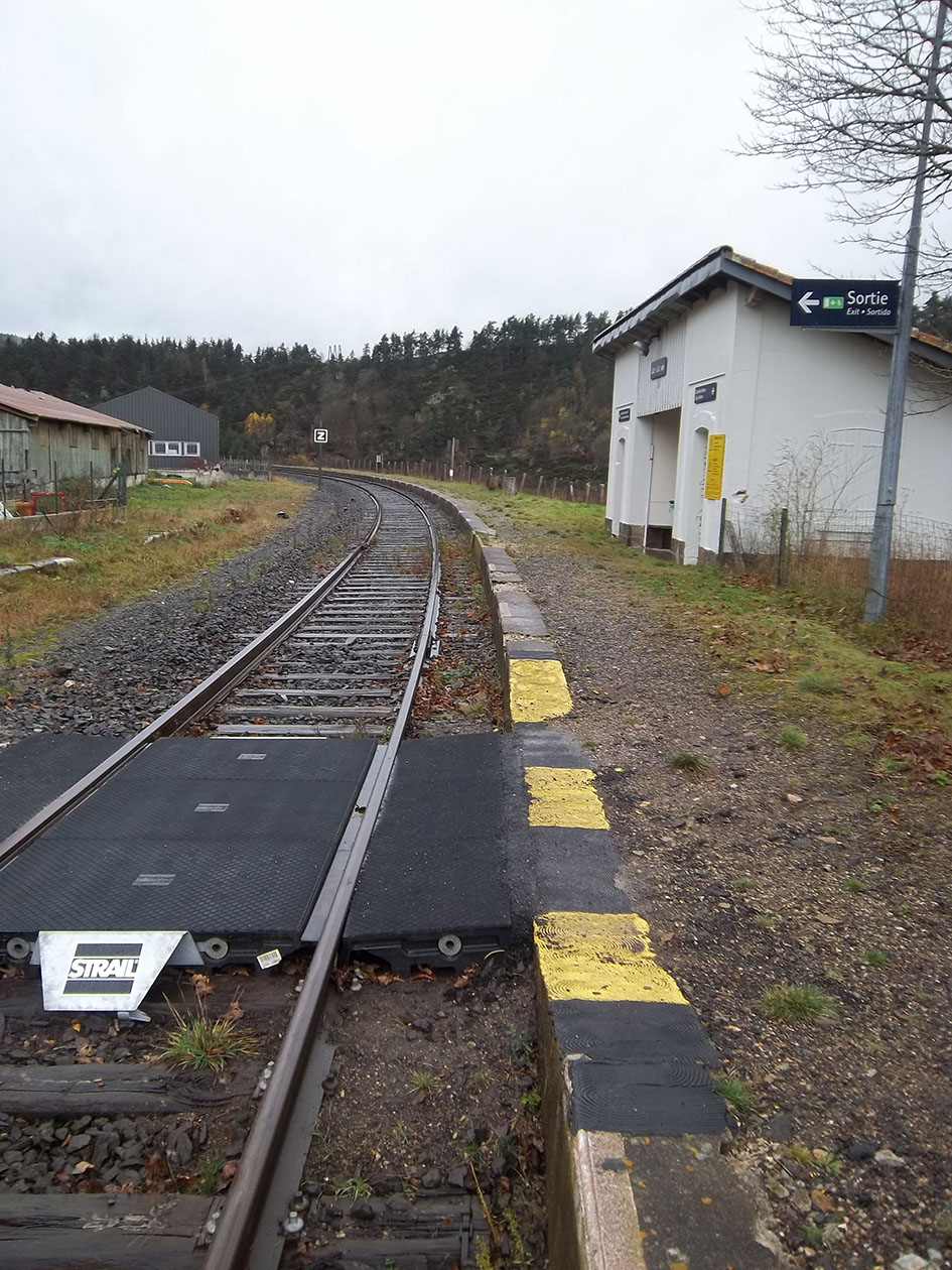 2013 11 10 Arrêt du Luc passage piéton anti dérapant.jpg